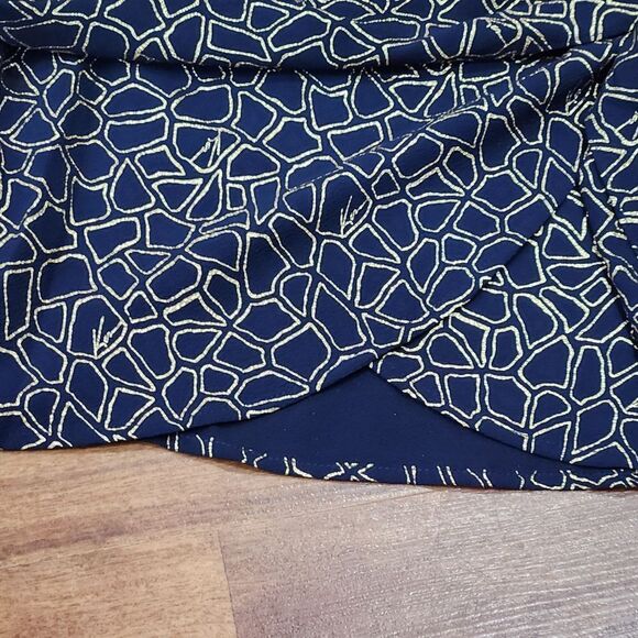 🔸️NWT Michael Kors Blue & Gold Wraparound Top XLarge - Picture 8 of 11